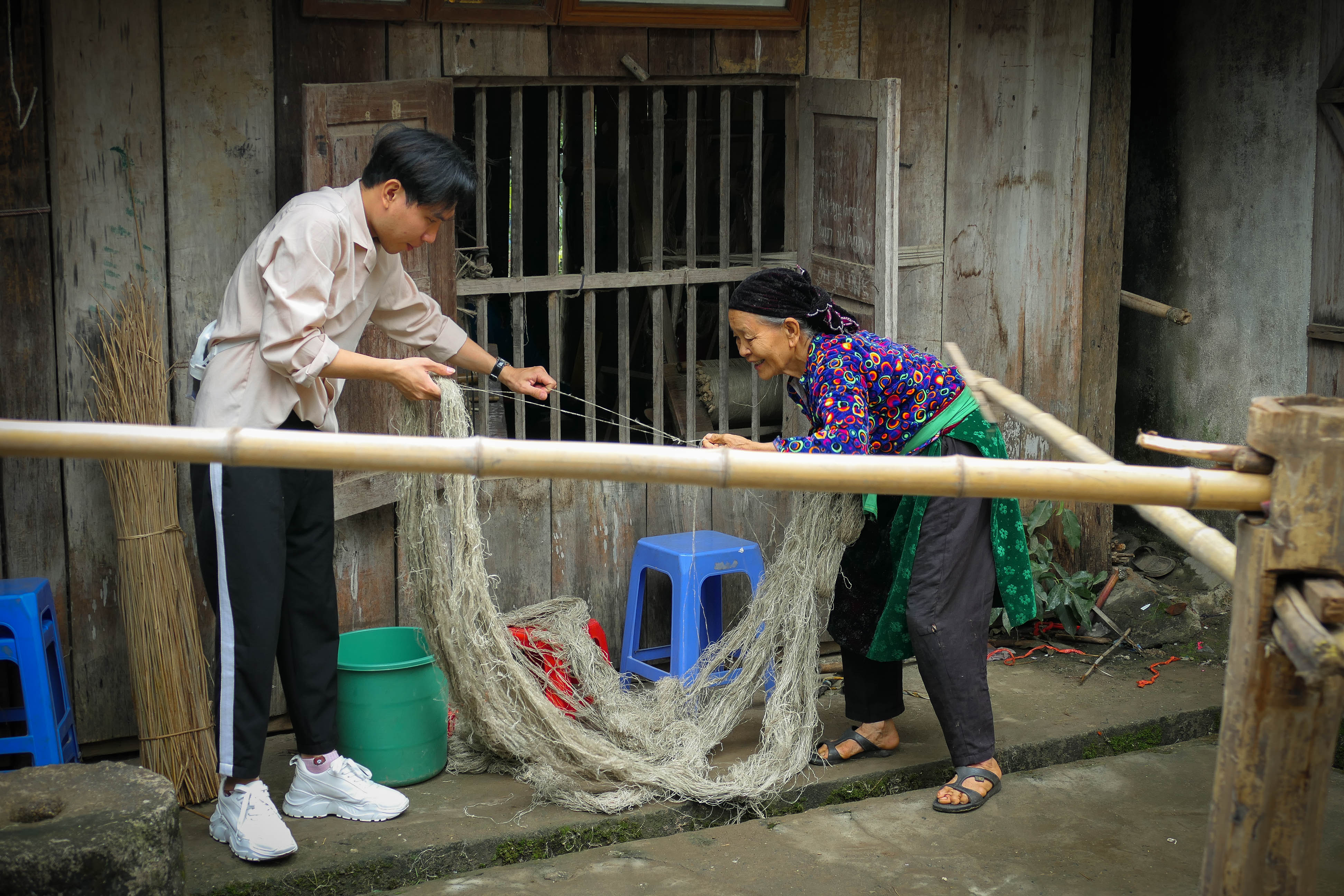 Làng dệt Lanh Lùng Tám