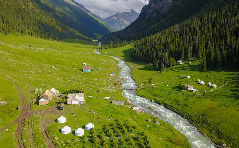 Hòa mình vào chốn nguyên sơ đẹp như mơ tại Kyrgyzstan