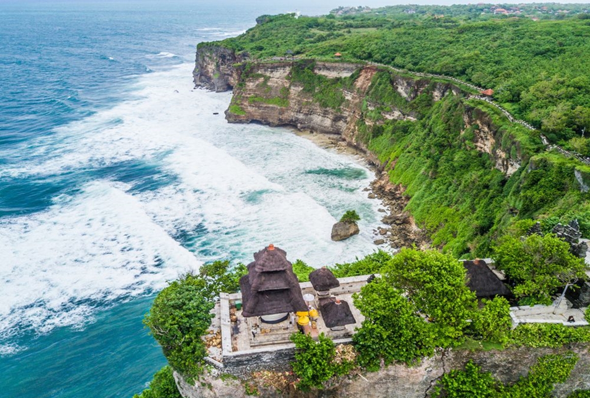 Đền Uluwatu – Ngôi đền linh thiêng nổi tiếng ở Bali