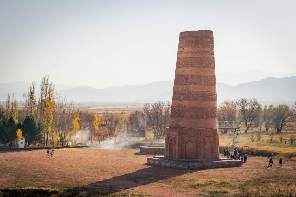 Huyền thoại tháp Burana Kyrgyzstan